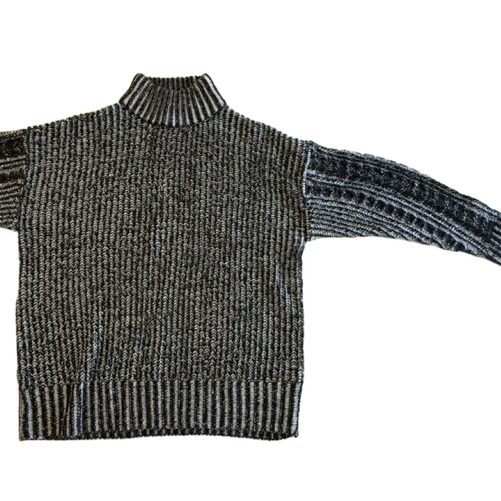 Rock & Republic Charcoal and Black Turtleneck Sweater, M